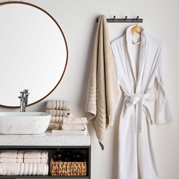 Expressence 560 GSM Microcotton Bath Towel - 76x142 cm