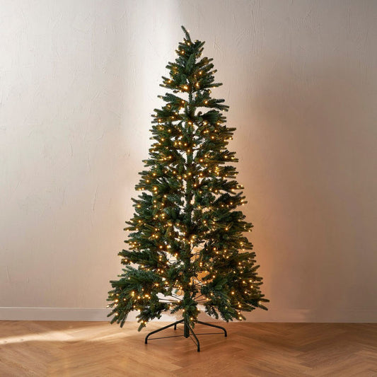 Exeter 893-LED Superbright Pre-Lit Christmas Tree with 1821 Tips - 8 feet