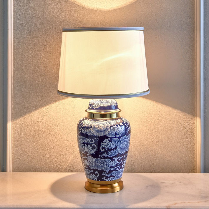 Chinoiserie Ming Porcelain Table Lamp - 72 cm