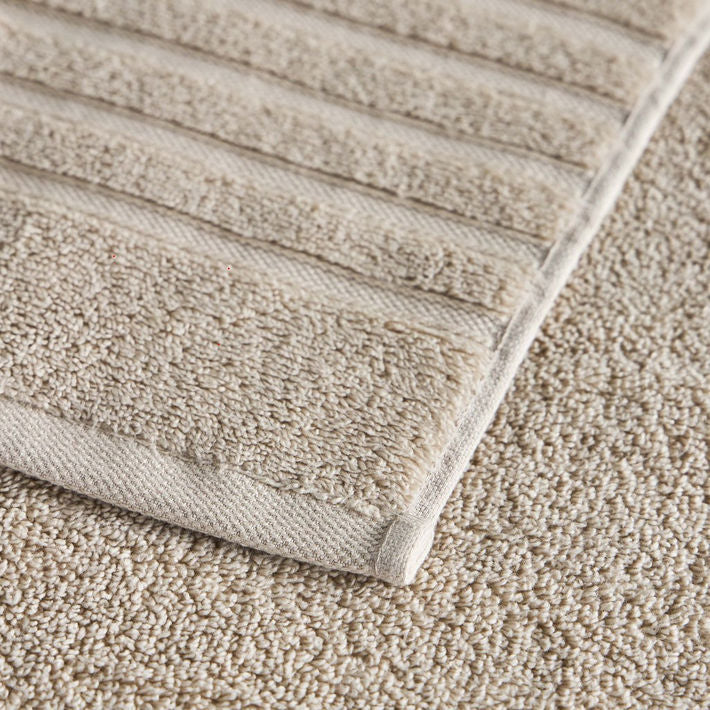 Expressence 560 GSM Microcotton Bath Towel - 76x142 cm