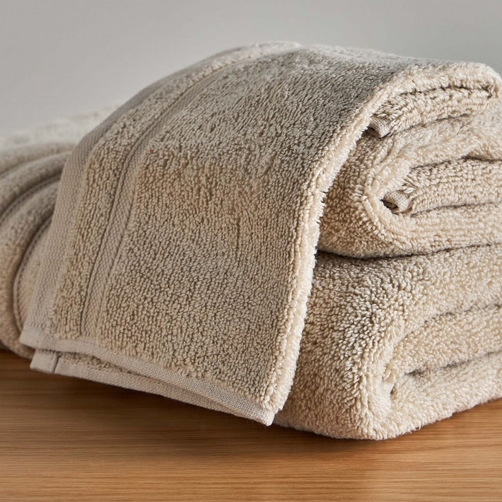 Expressence 560 GSM Microcotton Bath Towel - 76x142 cm