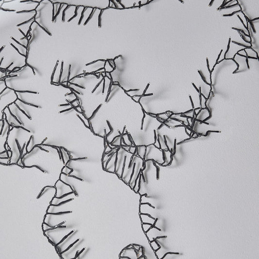 Black wireframe model of a seahorse on a white background