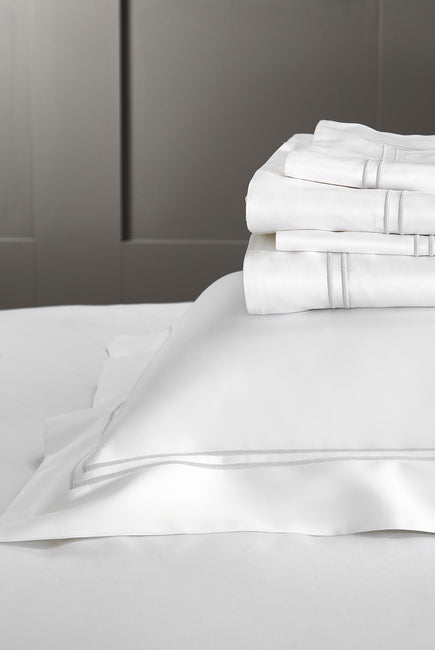 The White Company Symons Flat Sheet by 4 | Souqify