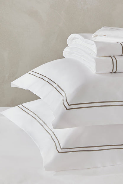 The White Company Symons Flat Sheet by 4 | Souqify